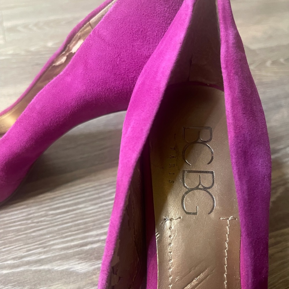 BCBG Fuchsia Heels - Picture 8 of 8